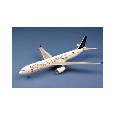 Miniature Airbus A330-300 C-GHLM Air Canada "Star Alliance"