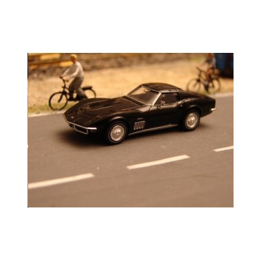 Miniature Chevrolet Corvette C3 noire