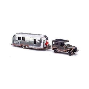 Miniature Toyota Land Cruiser et remorque "Hospital", aspect sali