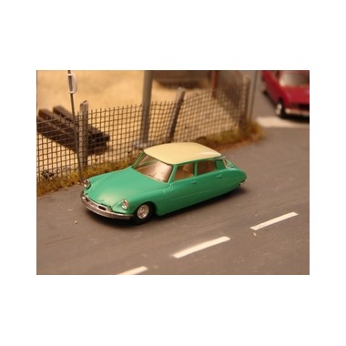 Miniature Citroen DS19 verte toit blanc 1955