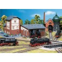 Maquette Rotonde à locomotives avec batiment d'alimentation en eau