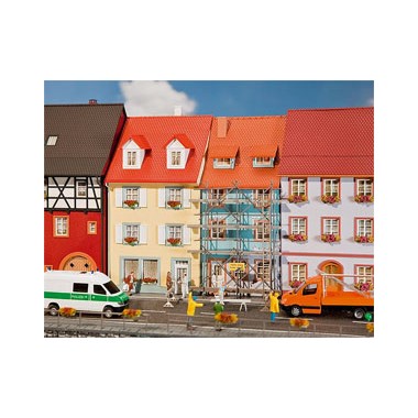 Maquette Maisons de petite ville avec échafaudage de peinture, Epoque 3