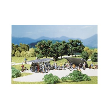 Rateliers à vélos avec bicyclettes