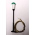 Lampadaire droit lumière blanche, fonctionnel, dessus vert