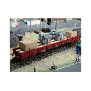 Wagon plate-forme + chargement moteurs et caisses SNCF Epoque 5