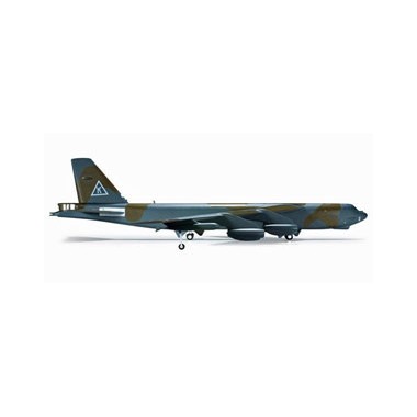 Miniature B-52G Stratofortress 379th BG "Old Cross Express"