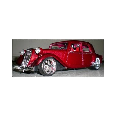 Miniature Citroen Traction rouge Tuning 1952 Miniature Citroen Traction rouge Tuning 1952