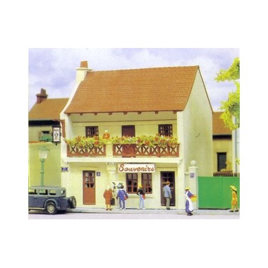 Maquette maison ancienne et boutique de souvenirs