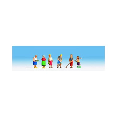 Figurines Famille dans le jardin