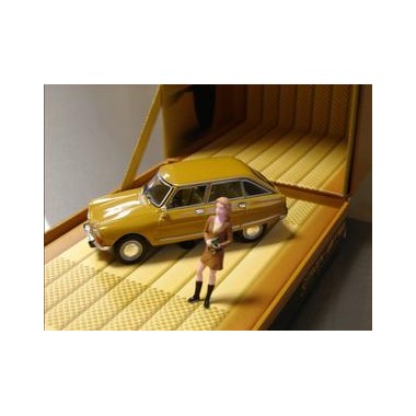 Miniature Citroen Ami 8, coffret 40 ans avec figurine  