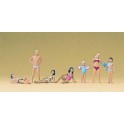 Figurines Enfants et adolescents à la piscine