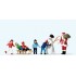 Figurines Pere-Noel, enfants et bonhomme de neige