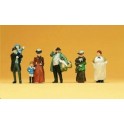 Figurines Passants en habits d'époque 1900