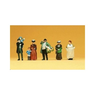 Figurines Passants en habits d'époque 1900