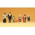 Figurines Passants en habits d'hiver d'époque 1900