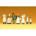 Figurines Epicier et clients en habits d'époque 1900