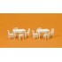 Tables et chaises blanches