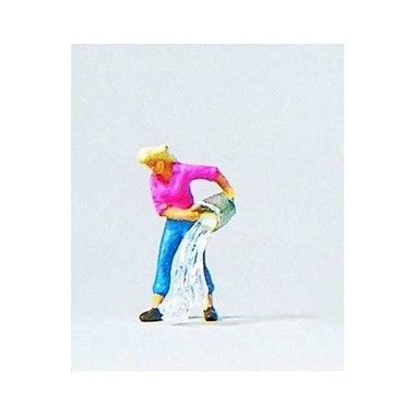 Figurine Femme lançant de l'eau