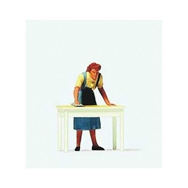 Figurine Femme nettoyant la table