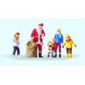 Figurines Pere-Noel et enfants