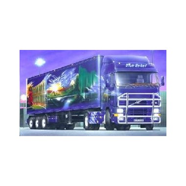 Maquette Volvo FH16 avec semi-remorque "Blue Rebel" Maquette Volvo FH16 avec semi-remorque "Blue Rebel"