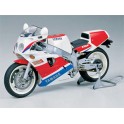 Maquette Yamaha FZR750R 