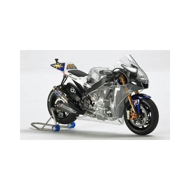 Maquette Yamaha YZR M1 '09 Full View 