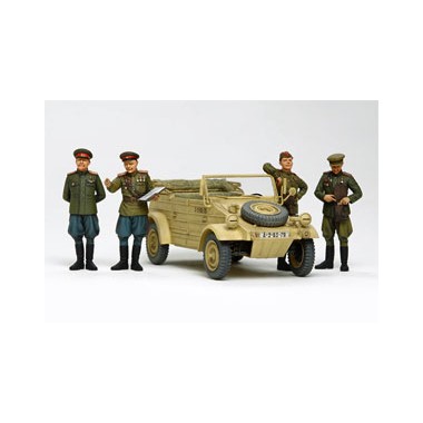 Maquette Officiers et Chauffeurs soviétiques avec véhicule allemand, 2ème GM