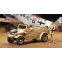Maquette Kubelwagen Type 82 + 2 figurines, 2ème GM Afrika Korps