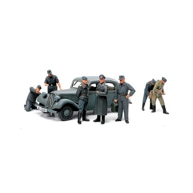 Maquette Citroen Traction + 7 figurines allemandes, 2ème GM