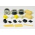 Rouleaux de cables, piles de sacs et accessoires divers