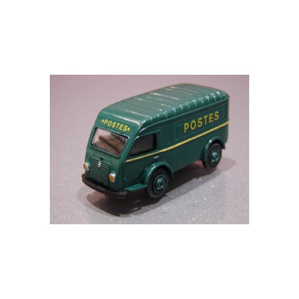 Collection de 1400 petites voitures, principalement Dinky