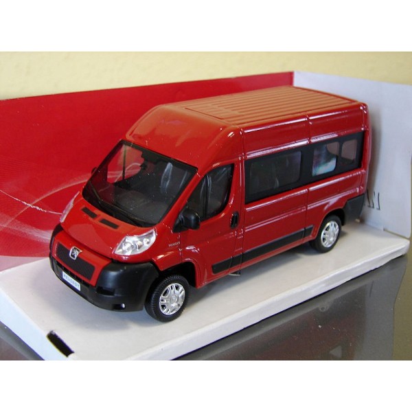 Voiture miniature 1 43 d'occasion - Jeux & Jouets