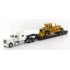  Miniature Peterbilt 389 blanc, remorque surbaissée, nivelleuse CAT 163H 