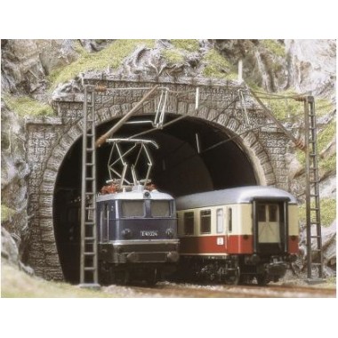 2 entrées de tunnel, à 2 voies