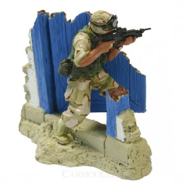 Figurine Opération IRAK FREEDOM 2003 Marine Cpl. Rodriguez, Bagdad Figurine Opération IRAK FREEDOM 2003 Marine Cpl. Rodriguez, Bagdad