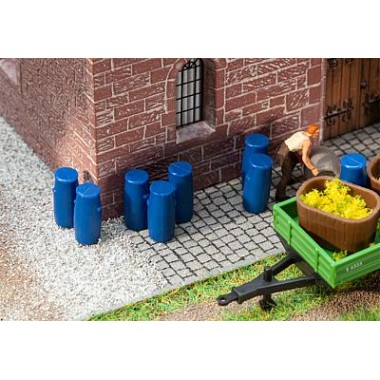 9 Fûts en plastique 9 Fûts en plastique