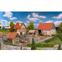 Coffret promotionnel Maquettes "A la campagne" HO (Maison, ferme, grange, moulin, accessoires)